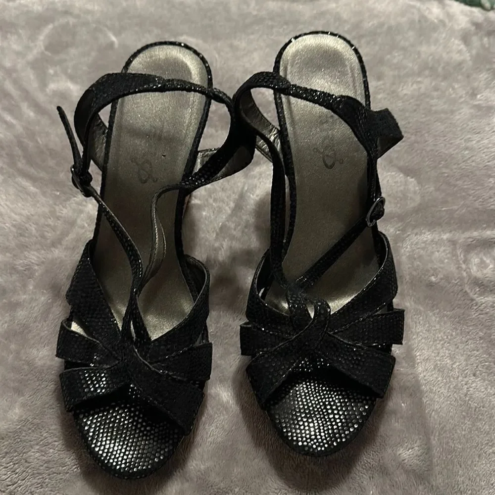 VERO Sparkle Wedge Sandal